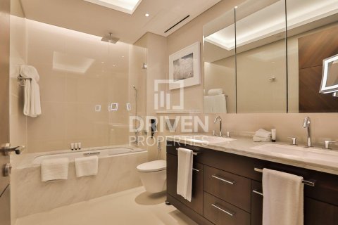 Apartment in Downtown Dubai (Downtown Burj Dubai), Dubai, UAE 1 bedroom, 97.64 sq.m. № 743362 - photo 10