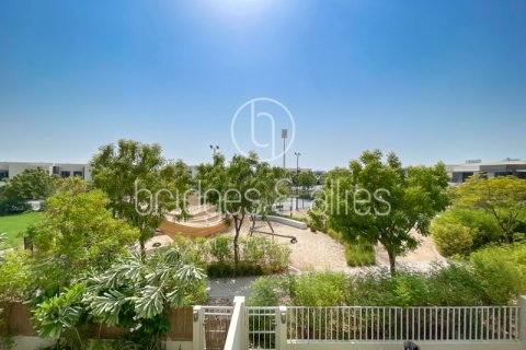וילה למכירה ב Dubai Hills Estate, Dubai, איחוד האמירויות 4 חדרי שינה, 201.5 מ"ר, מספר 669203 - תמונה 1
