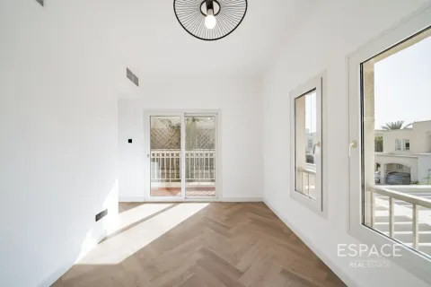 Villa The Springs, Dubaijā, AAE 2 istabas, 153 m2 Nr. 737877 - attēls 17