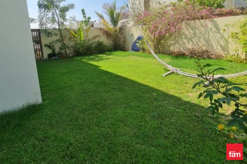 Dubai, UAE의 임대용 아파트 침실 3개, 247.3제곱미터 번호 699817 - 사진 11