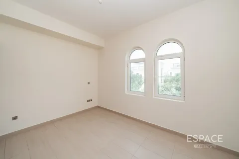 וילה להשכרה ב Jumeirah Park, Dubai, איחוד האמירויות  4 חדרי שינה, 455 מ"ר, מספר 650106 - תמונה 10