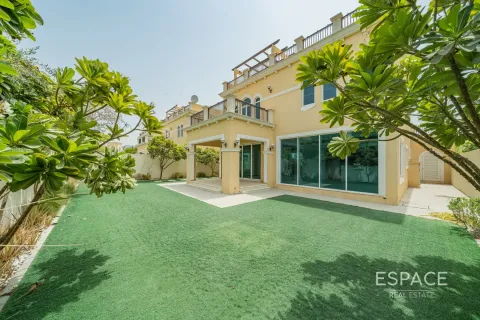 וילה להשכרה ב Jumeirah Park, Dubai, איחוד האמירויות  4 חדרי שינה, 455 מ"ר, מספר 650106 - תמונה 19