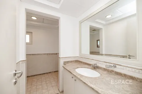 Üürile anda villa asukohaga Dubai Sports City, Dubai, AÜE: 5 magamistoaga, 401 m² Nr 650108 - pilt 11