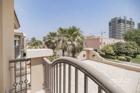 Üürile anda villa asukohaga Dubai Sports City, Dubai, AÜE: 5 magamistoaga, 401 m² Nr 650108 - pilt 14