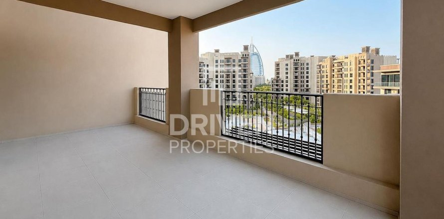 Apartament în Umm Suqeim, Dubai, EAU 4 dormitoare, 303.98 mp.  №767679