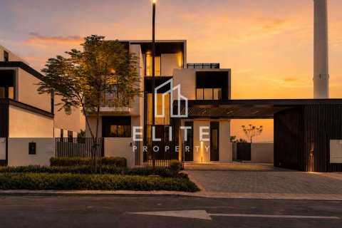 Villa in Dubai Hills Estate, UAE 5 bedrooms, 875 sq.m. № 754758