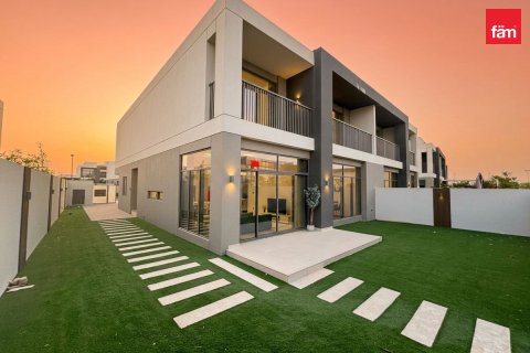 Vila u Dubai, UAE 5 spavaćih soba, 372.5 m2 Br. 763048 - fotografija 2