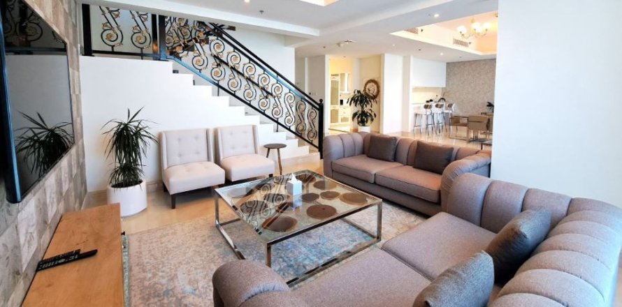 Hotel Apartment in Dubai Marina, UAE 4 bedrooms, 346.53 sq.m. № 750759