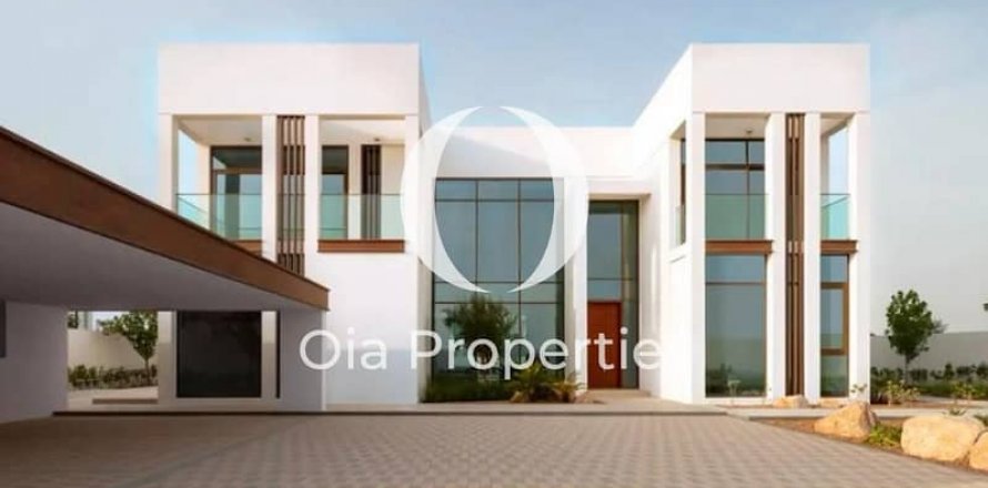 Villa em Abu Dhabi, EAU 5 quartos, 619 m2 № 644670