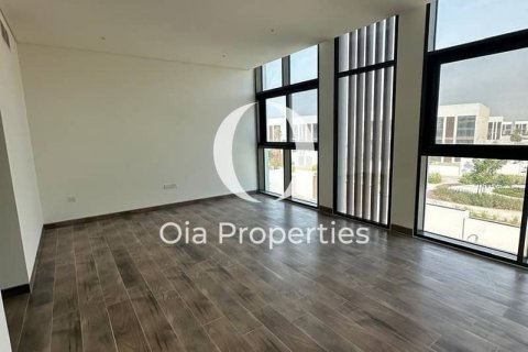 Villa para venda em Abu Dhabi, EAU 5 quartos, 619 m2 № 644670 - foto 4