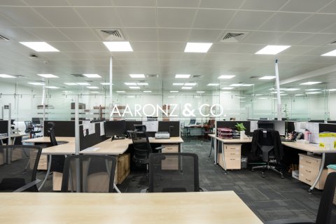 Office in Business Bay, Dubai, UAE 572 sq.m. № 700464 - photo 3