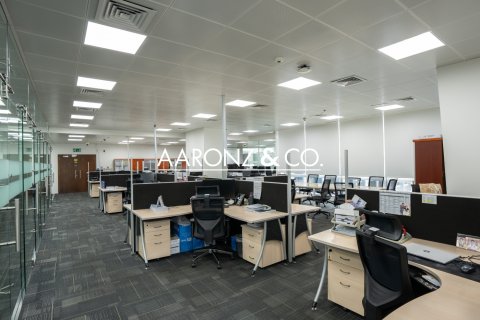 Office in Business Bay, Dubai, UAE 572 sq.m. № 700464 - photo 9