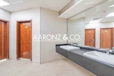 Office til leje i Jumeirah Lake Towers, Dubai, UAE 630 kvm № 700463 - foto 16