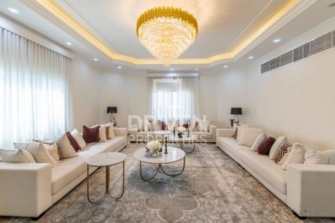 Vila u gradu Dubai, UAE 6 spavaće sobe, 1022 m2 Br. 654969 - Slika 20