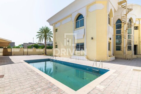 Vila u gradu Dubai, UAE 6 spavaće sobe, 1022 m2 Br. 654969 - Slika 29
