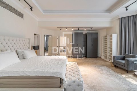 Vila u gradu Dubai, UAE 6 spavaće sobe, 1022 m2 Br. 654969 - Slika 15