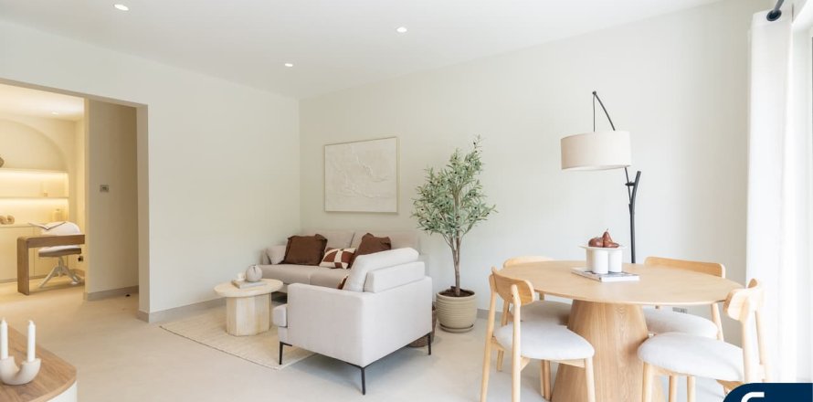 Villa i The Springs, Dubai, UAE 2 soveværelser, 157 kvm № 668296