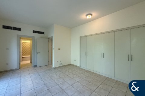 Зняти в оренду таунхаус в Dubai Sports City, Дубай, ОАЕ 4 спальні, 311м2, № 668299 - фото 11