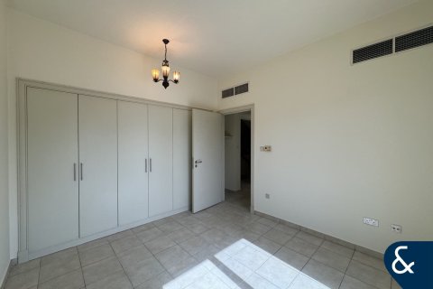 Зняти в оренду таунхаус в Dubai Sports City, Дубай, ОАЕ 4 спальні, 311м2, № 668299 - фото 8