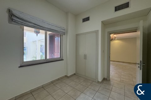 Зняти в оренду таунхаус в Dubai Sports City, Дубай, ОАЕ 4 спальні, 311м2, № 668299 - фото 6