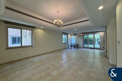 Зняти в оренду таунхаус в Dubai Sports City, Дубай, ОАЕ 4 спальні, 311м2, № 668299 - фото 5