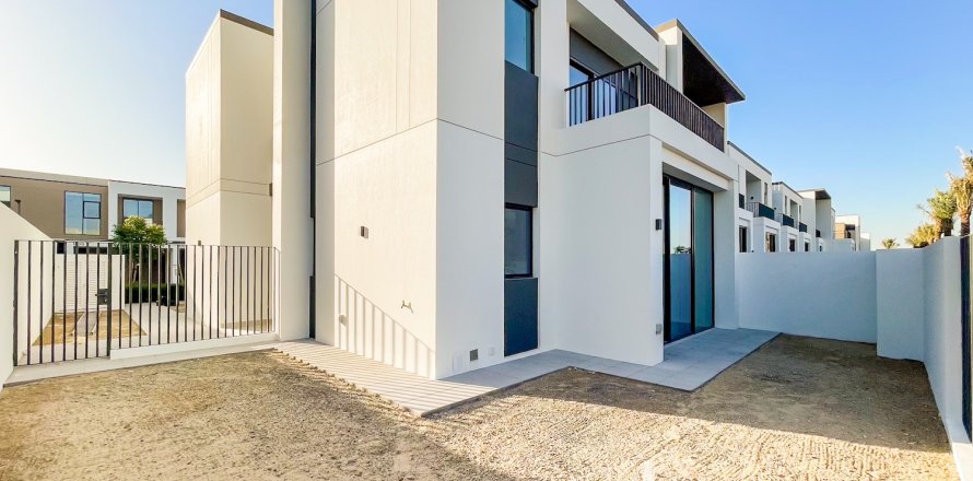 Maison de ville à Arabian Ranches 3, Dubai, EAU: 4 chambres, 218.69 m2 № 733196