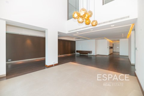 Appartement te huur in Dubai Marina, Dubai, VAE 5 slaapkamers, 649 vr.m., nr 650250 - foto 2