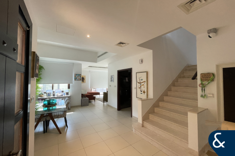 Вилла Рим, Дубай, БАӘ-да 4 жатын бөлмелер, 237 м² № 668101 - фото 1