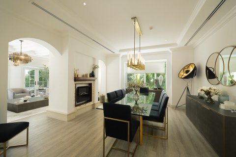 Vila v Jumeirah Golf Estates, Dubai, SAE 5 spální, 796.84 m2 č. 748366 - Fotografia 4