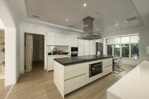 Vila v Jumeirah Golf Estates, Dubai, SAE 5 spální, 796.84 m2 č. 748366 - Fotografia 9
