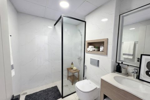 Apartament na sprzedaż w Dubai, ZEA 2 sypialnie, 106 mkw., nr 707791 - zdjęcie 5