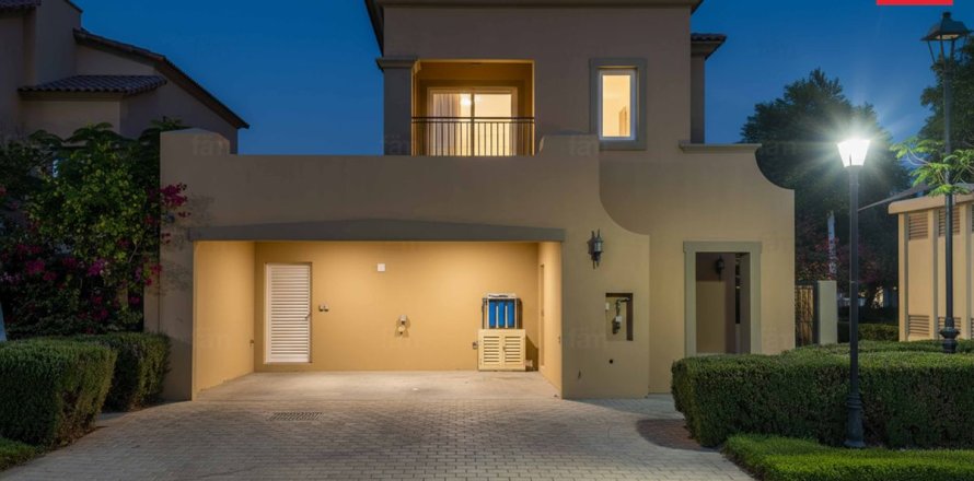 Vilă în Dubai, EAU 3 dormitoare, 325 mp.  №638279