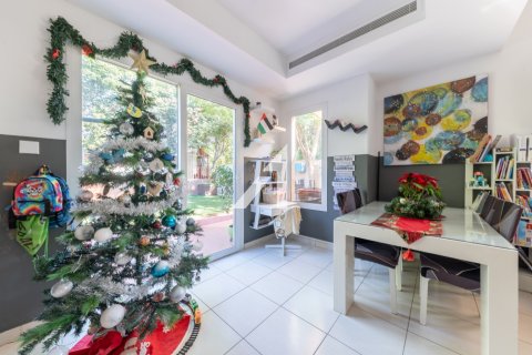 Vilă de vânzare în Dubai, EAU 3 dormitoare, 209.8 mp. №660678 - poză 5