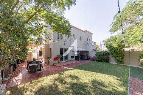 Vilă de vânzare în Dubai, EAU 3 dormitoare, 209.8 mp. №660678 - poză 1