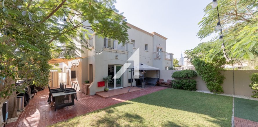 Vilă în Dubai, EAU 3 dormitoare, 209.8 mp.  №660678