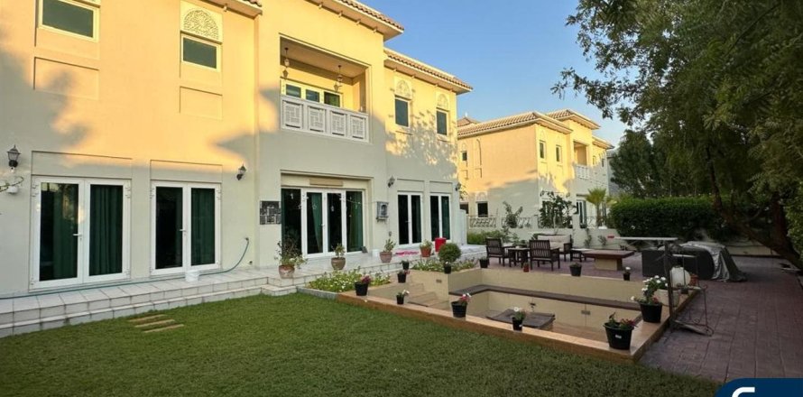 Villa à Al Furjan, Dubai, EAU: 4 chambres, 455 m2 № 671100