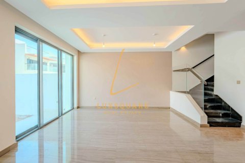 Rumah bandar di DAMAC Hills (Akoya by DAMAC), Dubai, UAE 5 bilik tidur, 172 meter persegi № 741549 - foto 6
