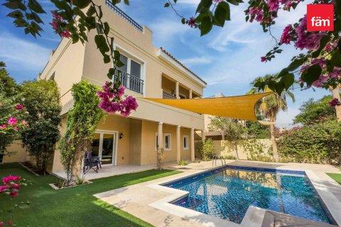 Vila v Dubai, SAE 5 spální, 561.6 m2 č. 652097 - Fotografia 1