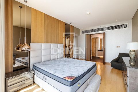 Apartamento en venta en Jumeirah, Dubai, EAU 3 dormitorios, 244.33 m2 № 741903 - foto 16