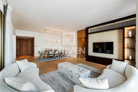 Apartament në Jumeirah, Dubai, Emiratet e Bashkuara Arabe 3 dhoma gjumi, 250.65 m2. № 741883 - Foto 2