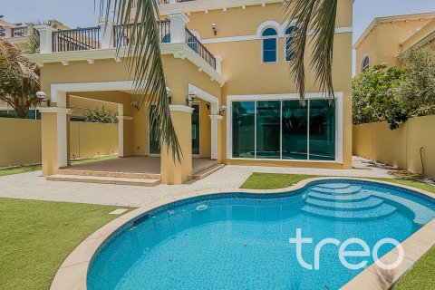 Вилла в Jumeirah Park, Дубай, ОАЭ 4 спальни, 386.2м2 № 733510