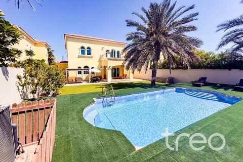 Villa en Jumeirah Park, Dubai, EAU 3 dormitorios, 677.08 m² № 733528