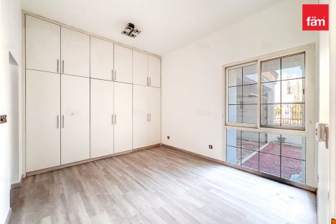 Huvila Umm Suqeim, Dubai, Arabiemiraatit 4 makuuhuonetta, 320 m2 № 678287 - kuva 7