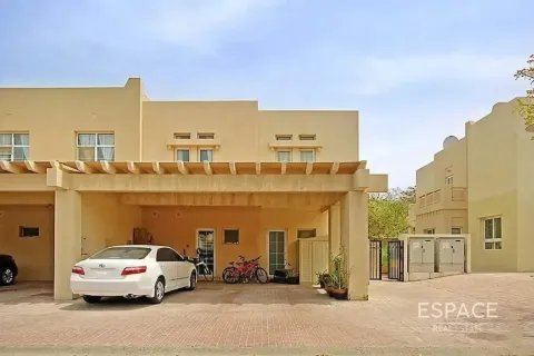 Vila u The Lakes, Dubai, UAE 4 spavaćih soba, 254 m2 Br. 738195 - fotografija 13