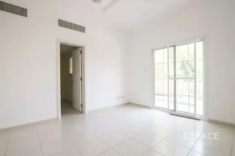 Vila u The Lakes, Dubai, UAE 4 spavaćih soba, 254 m2 Br. 738195 - fotografija 11