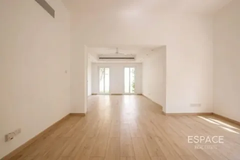 Vila u The Lakes, Dubai, UAE 4 spavaćih soba, 254 m2 Br. 738195 - fotografija 3