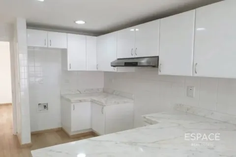 Vila u The Lakes, Dubai, UAE 4 spavaćih soba, 254 m2 Br. 738195 - fotografija 7