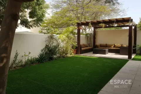 Vila u The Lakes, Dubai, UAE 4 spavaćih soba, 254 m2 Br. 738195 - fotografija 14