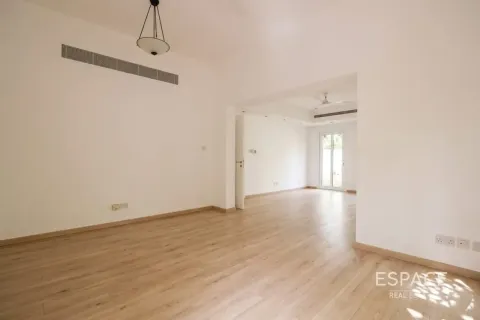 Vila u The Lakes, Dubai, UAE 4 spavaćih soba, 254 m2 Br. 738195 - fotografija 12