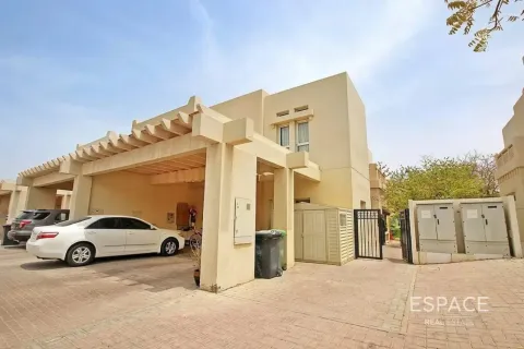 Vila u The Lakes, Dubai, UAE 4 spavaćih soba, 254 m2 Br. 738195 - fotografija 17